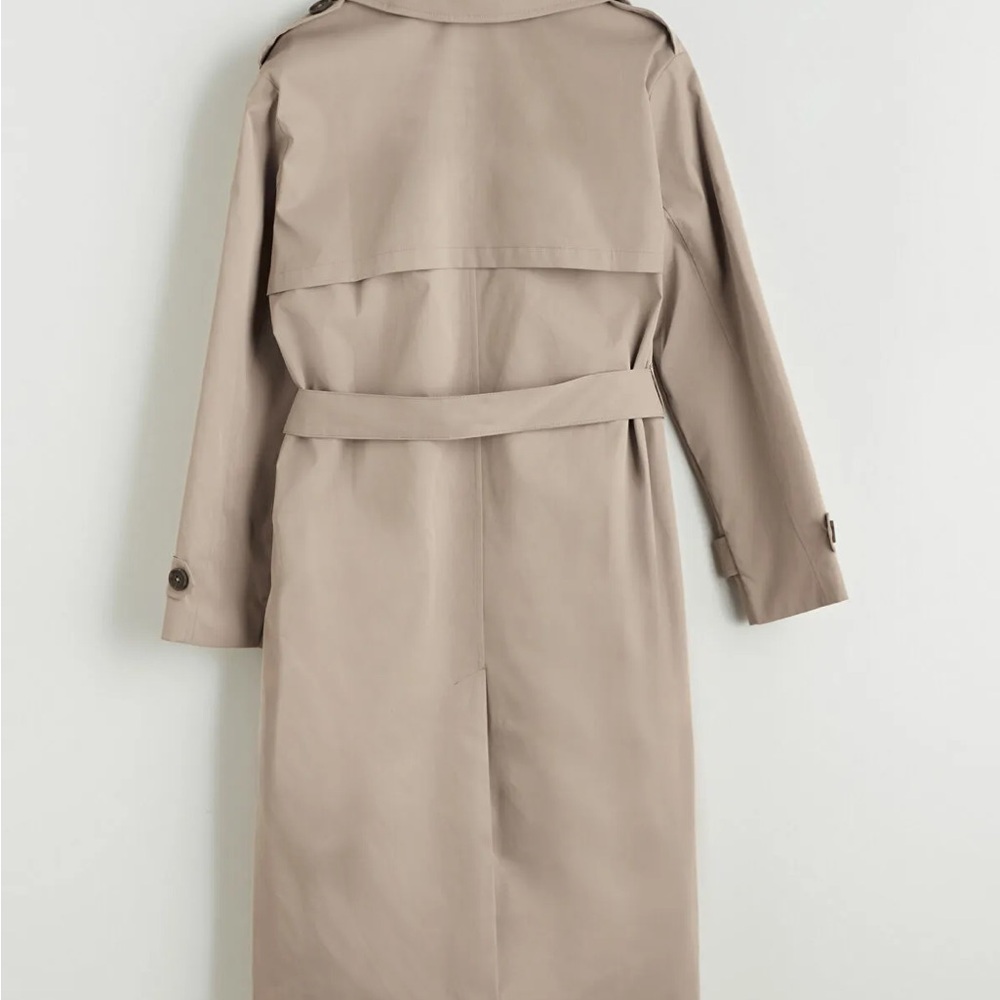 Elegant Tan Trench Coat - Picture 2 of 8